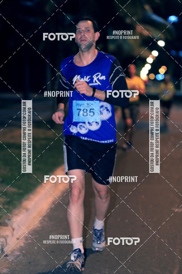 Buy your photos of the eventNight Run 5K 10K Praia Grande on Fotop