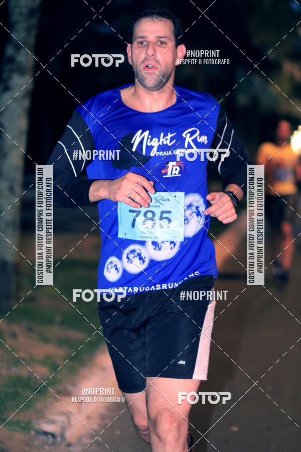 Buy your photos of the eventNight Run 5K 10K Praia Grande on Fotop