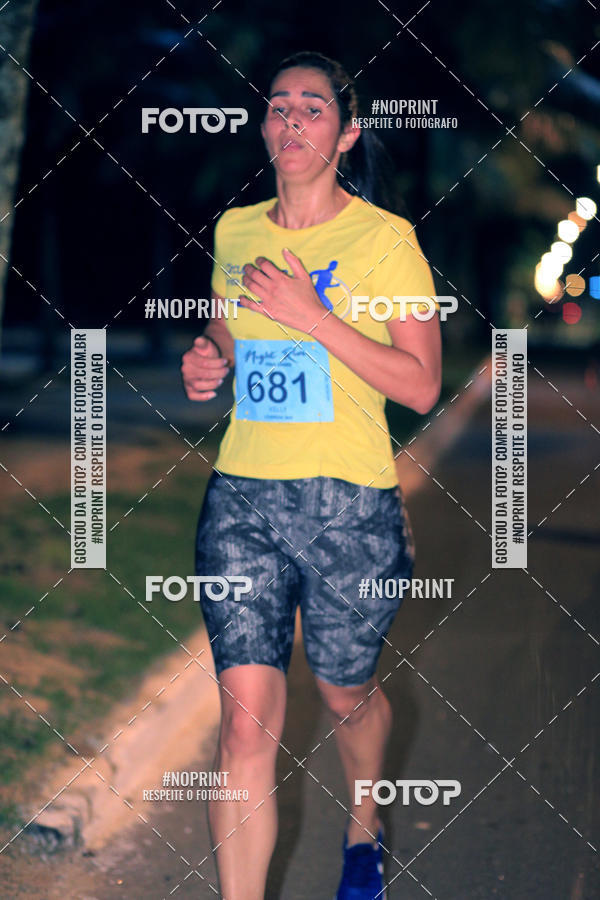 Buy your photos of the eventNight Run 5K 10K Praia Grande on Fotop