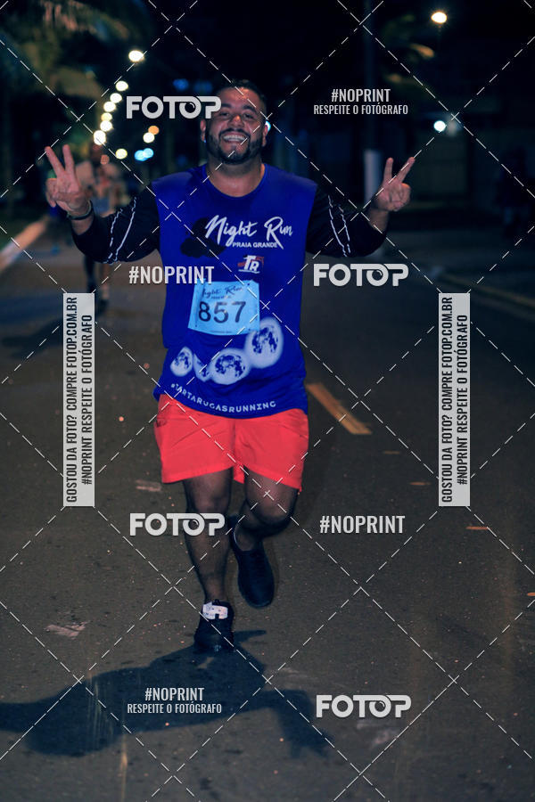 Buy your photos of the eventNight Run 5K 10K Praia Grande on Fotop