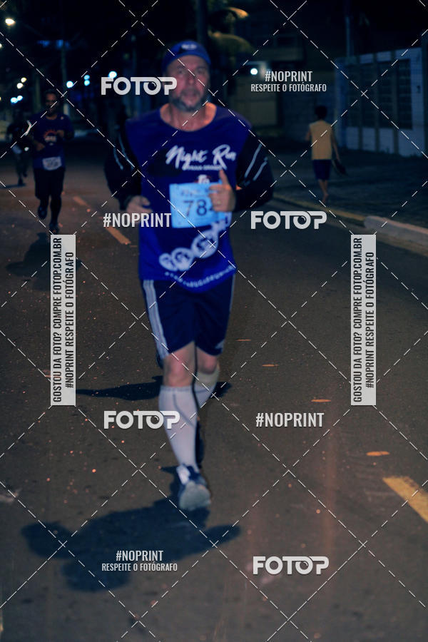 Buy your photos of the eventNight Run 5K 10K Praia Grande on Fotop