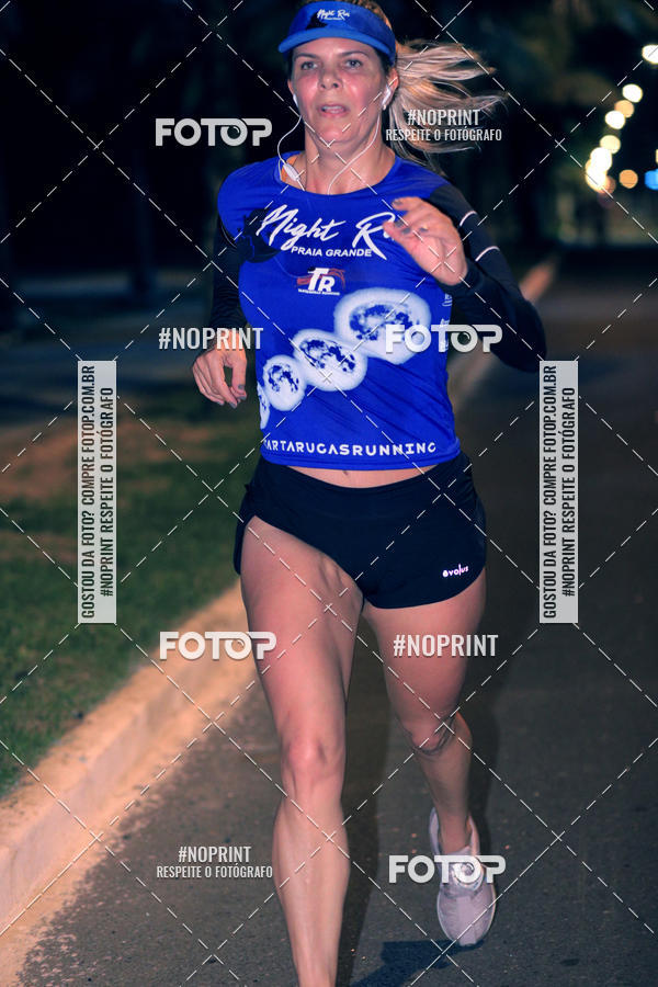 Buy your photos of the eventNight Run 5K 10K Praia Grande on Fotop