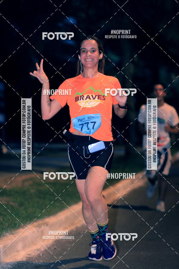 Buy your photos of the eventNight Run 5K 10K Praia Grande on Fotop