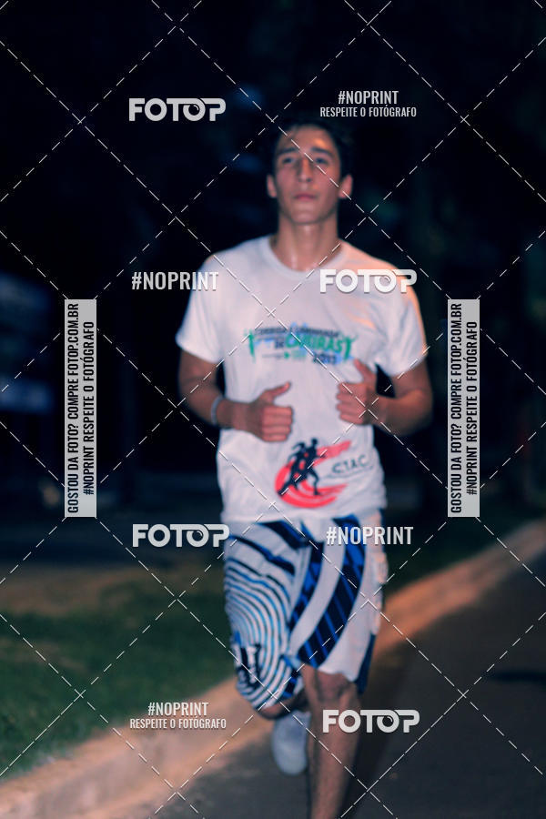 Buy your photos of the eventNight Run 5K 10K Praia Grande on Fotop