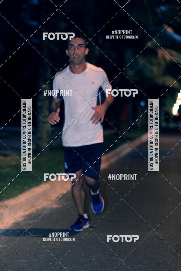 Buy your photos of the eventNight Run 5K 10K Praia Grande on Fotop