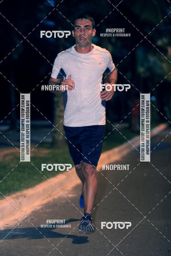 Buy your photos of the eventNight Run 5K 10K Praia Grande on Fotop