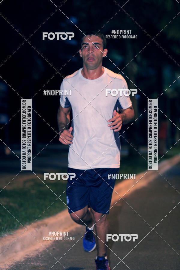 Buy your photos of the eventNight Run 5K 10K Praia Grande on Fotop