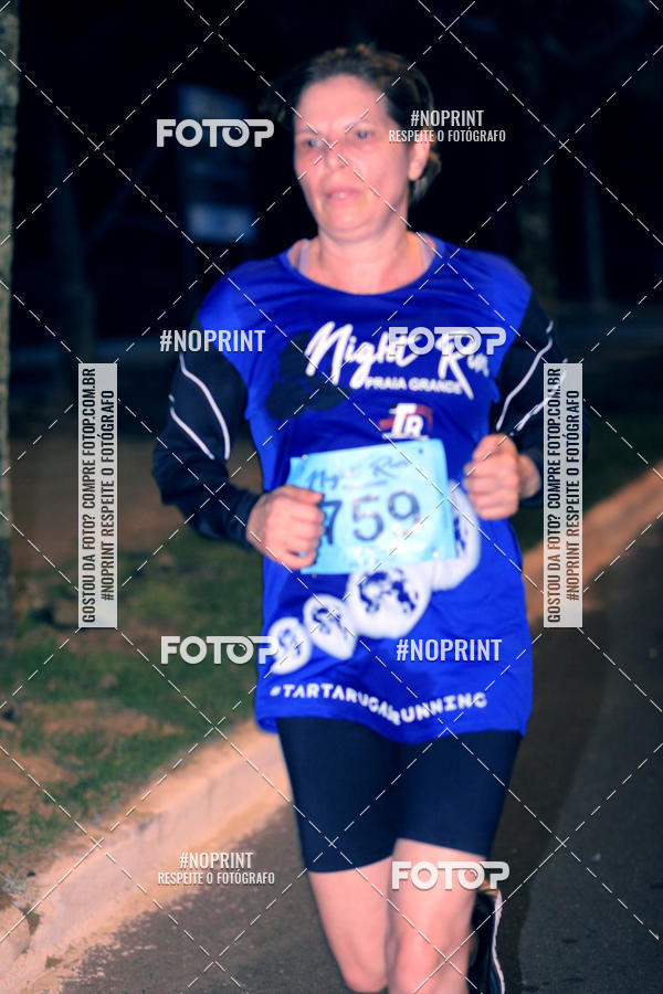 Buy your photos of the eventNight Run 5K 10K Praia Grande on Fotop