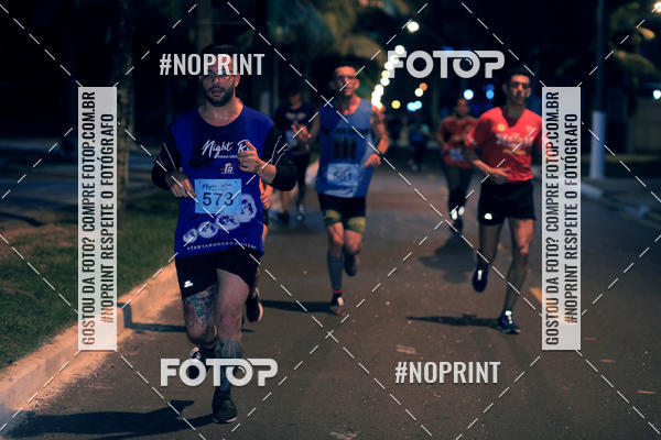 Buy your photos of the eventNight Run 5K 10K Praia Grande on Fotop