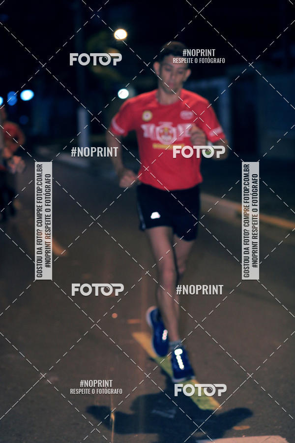 Buy your photos of the eventNight Run 5K 10K Praia Grande on Fotop