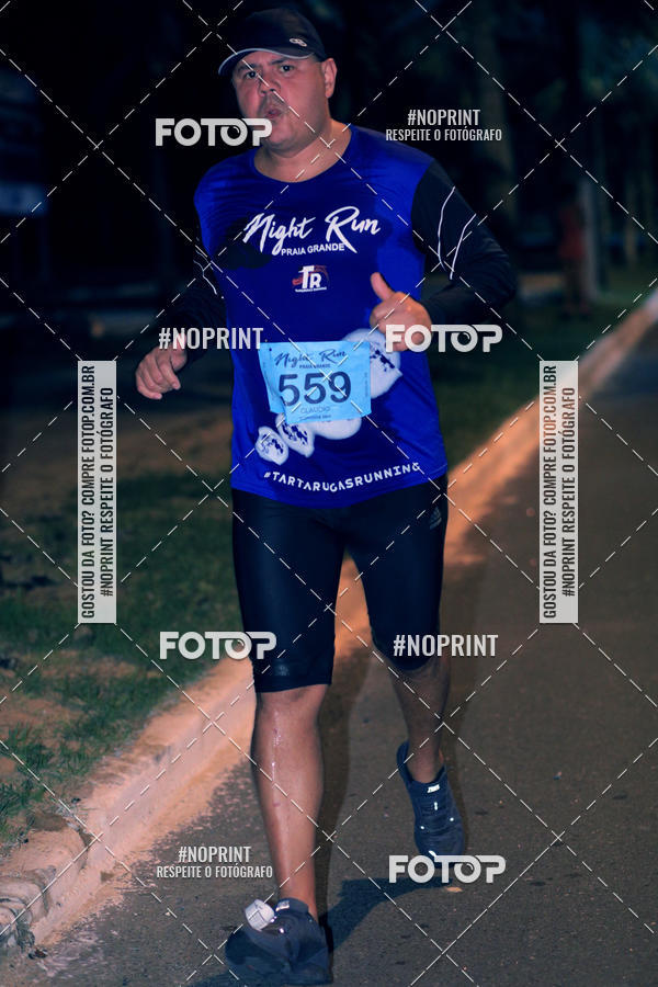 Buy your photos of the eventNight Run 5K 10K Praia Grande on Fotop
