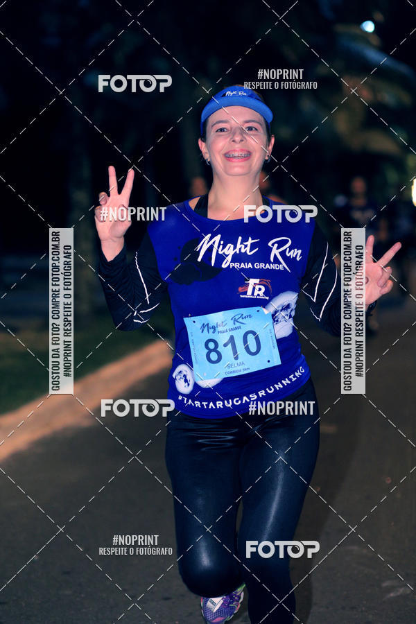 Buy your photos of the eventNight Run 5K 10K Praia Grande on Fotop