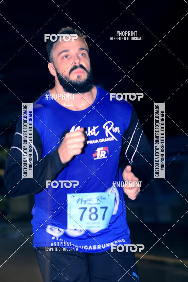 Buy your photos of the eventNight Run 5K 10K Praia Grande on Fotop