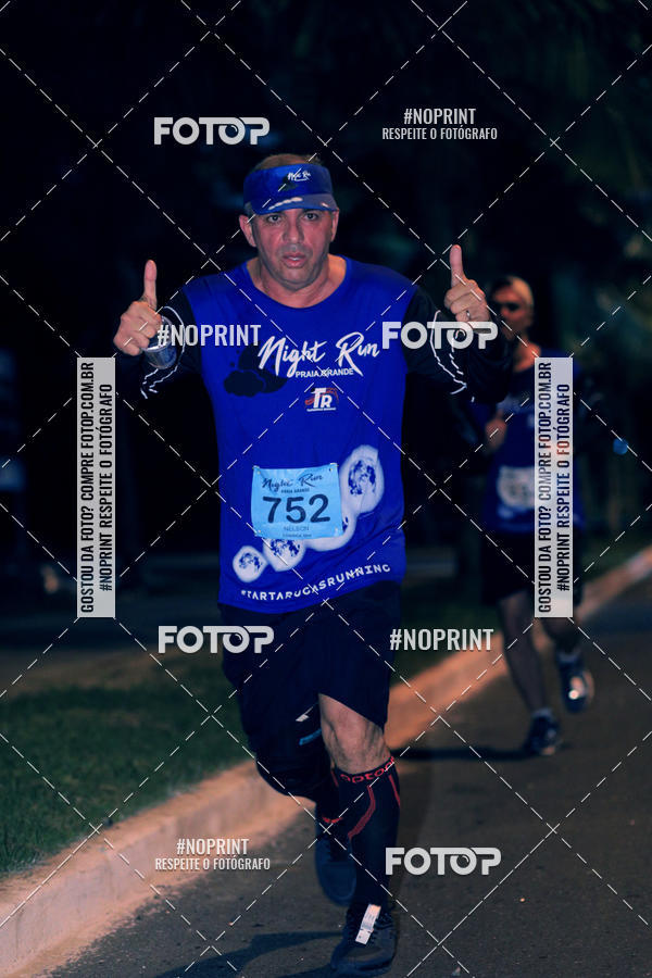 Buy your photos of the eventNight Run 5K 10K Praia Grande on Fotop