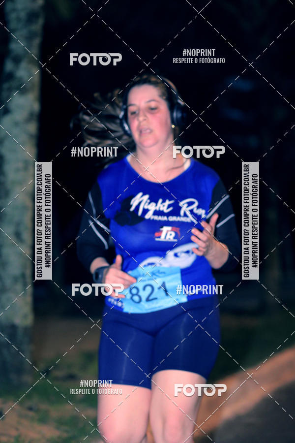 Buy your photos of the eventNight Run 5K 10K Praia Grande on Fotop