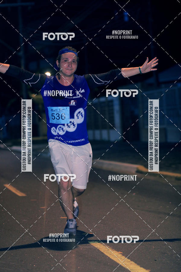Buy your photos of the eventNight Run 5K 10K Praia Grande on Fotop