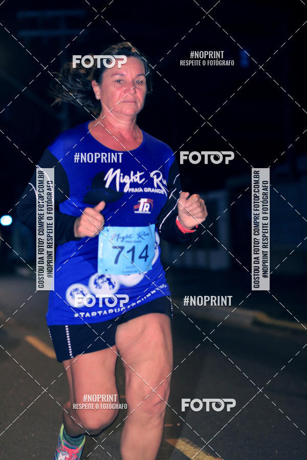 Buy your photos of the eventNight Run 5K 10K Praia Grande on Fotop