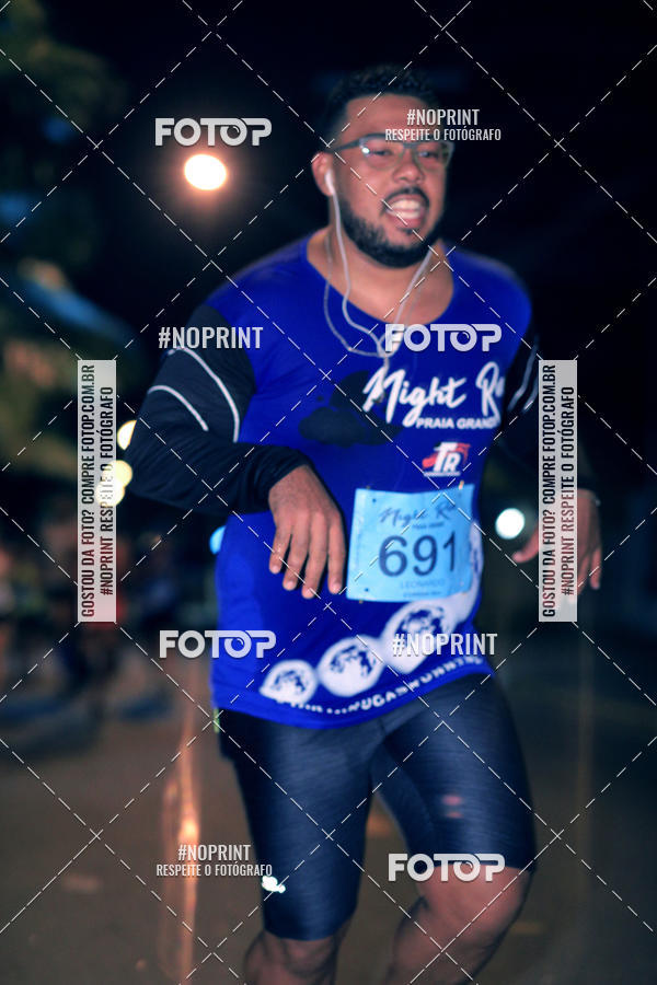 Buy your photos of the eventNight Run 5K 10K Praia Grande on Fotop