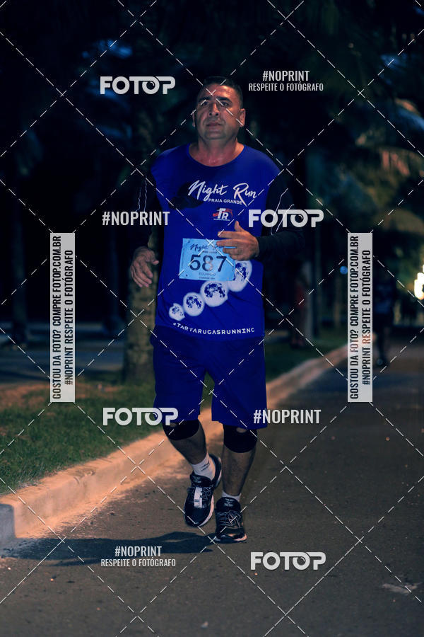 Buy your photos of the eventNight Run 5K 10K Praia Grande on Fotop