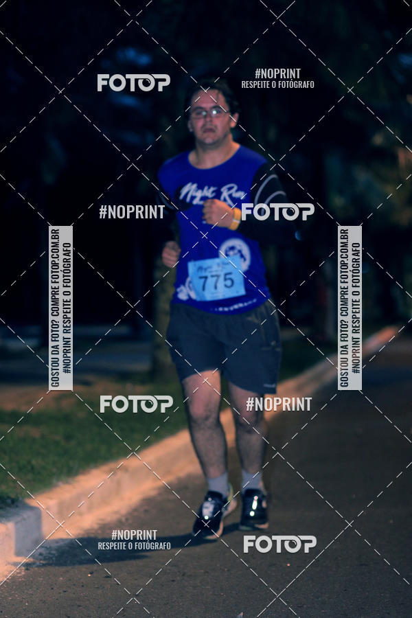 Buy your photos of the eventNight Run 5K 10K Praia Grande on Fotop
