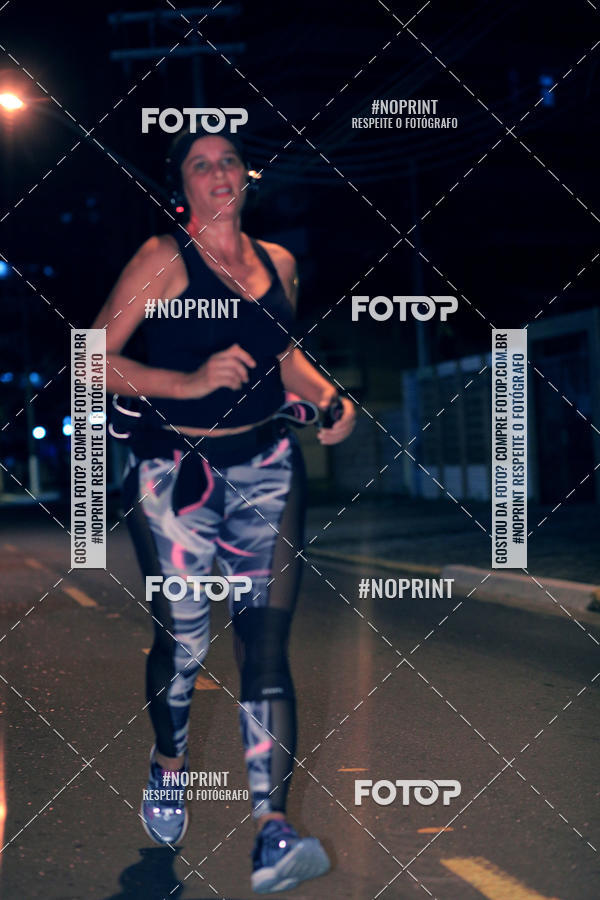 Buy your photos of the eventNight Run 5K 10K Praia Grande on Fotop