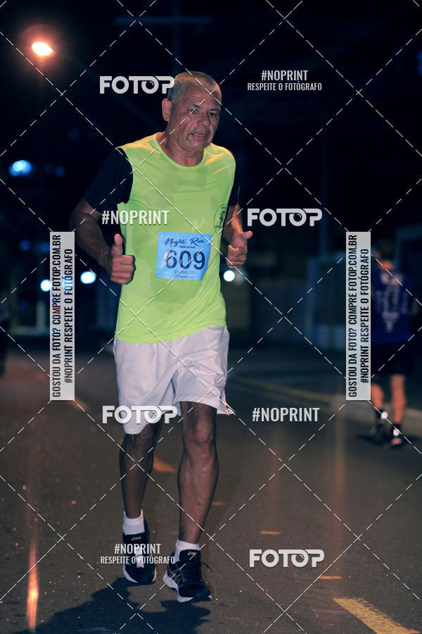 Buy your photos of the eventNight Run 5K 10K Praia Grande on Fotop