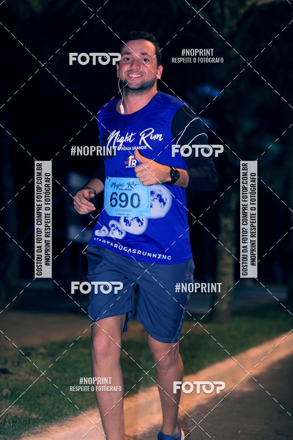 Buy your photos of the eventNight Run 5K 10K Praia Grande on Fotop