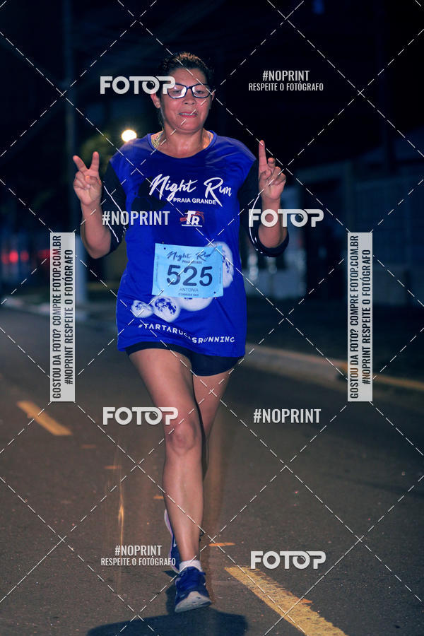 Buy your photos of the eventNight Run 5K 10K Praia Grande on Fotop