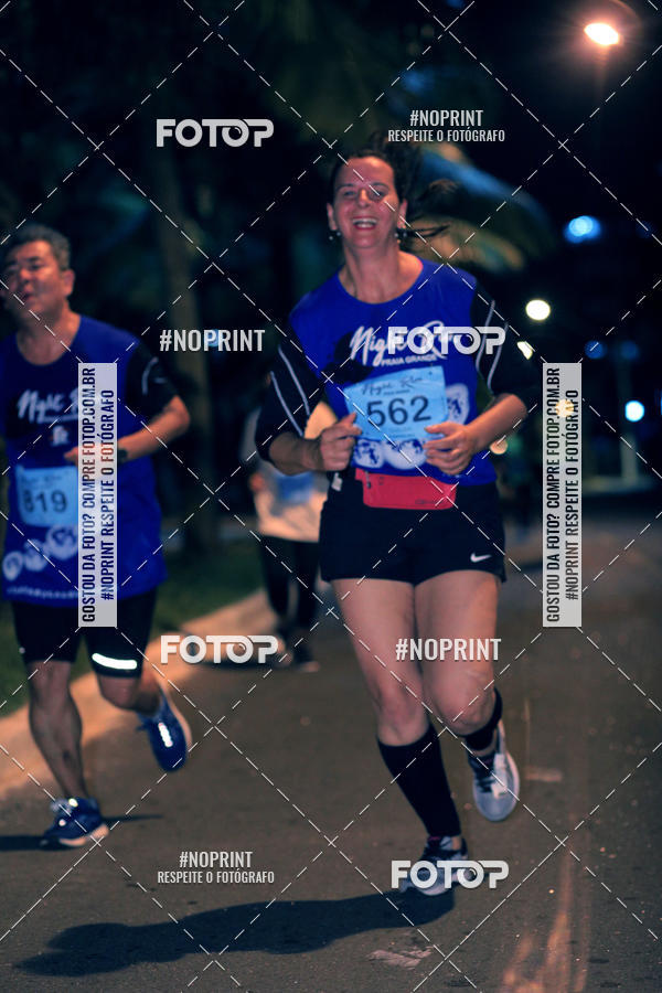 Buy your photos of the eventNight Run 5K 10K Praia Grande on Fotop