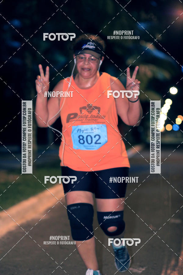 Buy your photos of the eventNight Run 5K 10K Praia Grande on Fotop
