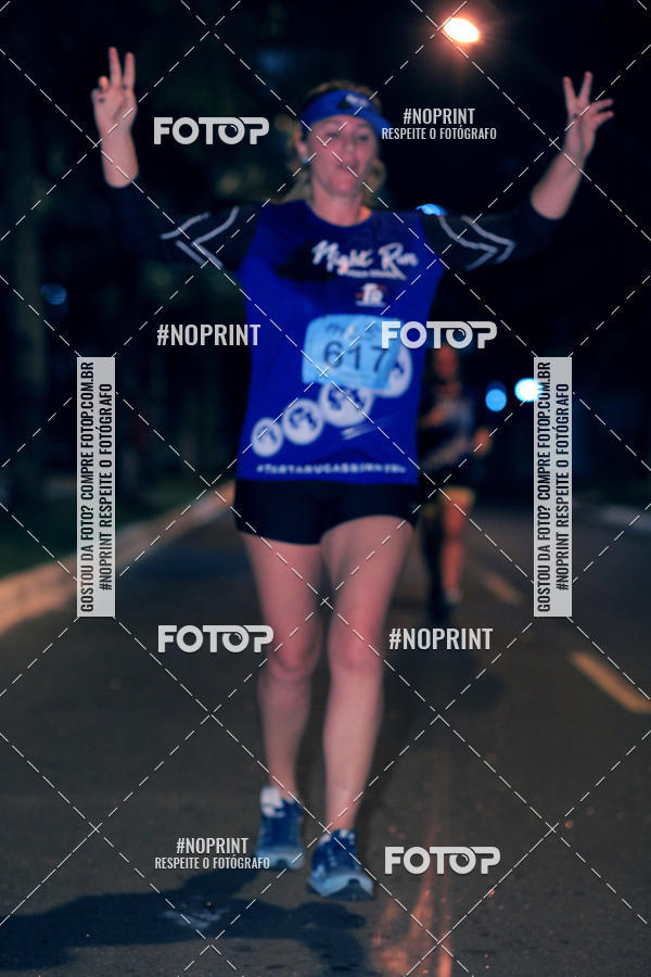Buy your photos of the eventNight Run 5K 10K Praia Grande on Fotop