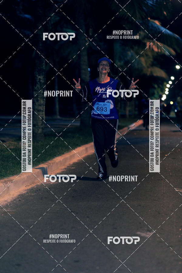 Buy your photos of the eventNight Run 5K 10K Praia Grande on Fotop