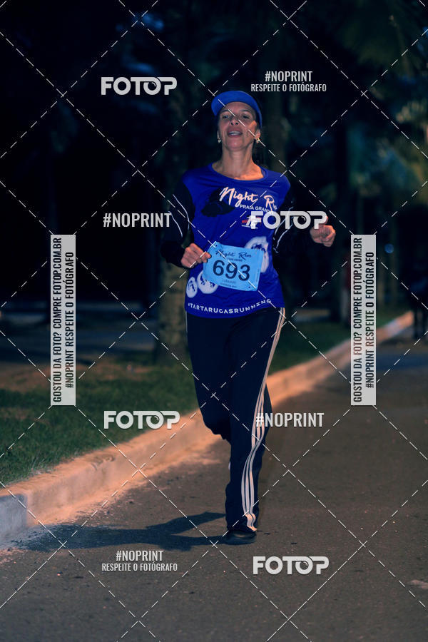 Buy your photos of the eventNight Run 5K 10K Praia Grande on Fotop