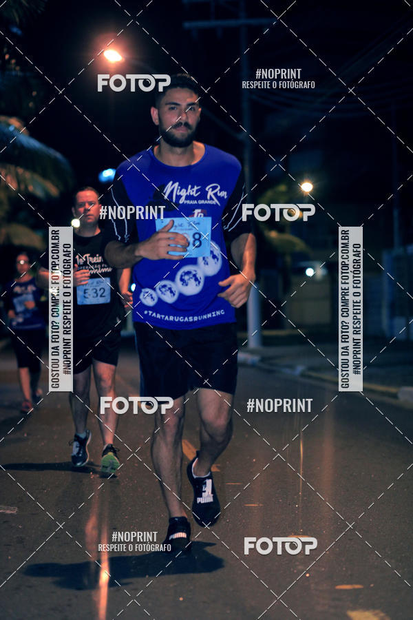 Buy your photos of the eventNight Run 5K 10K Praia Grande on Fotop