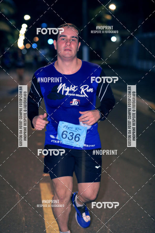 Buy your photos of the eventNight Run 5K 10K Praia Grande on Fotop
