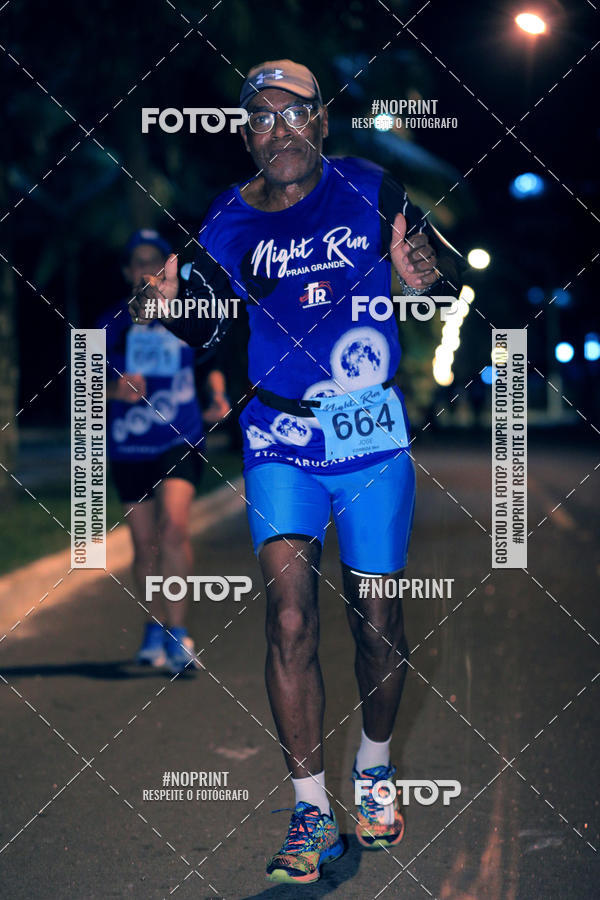 Buy your photos of the eventNight Run 5K 10K Praia Grande on Fotop