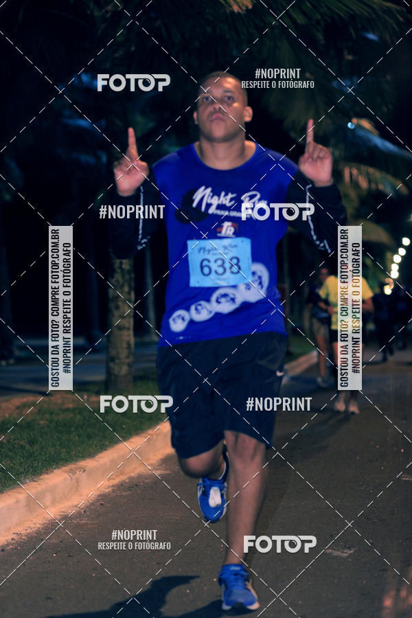 Buy your photos of the eventNight Run 5K 10K Praia Grande on Fotop