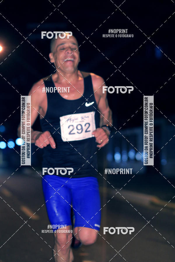 Buy your photos of the eventNight Run 5K 10K Praia Grande on Fotop