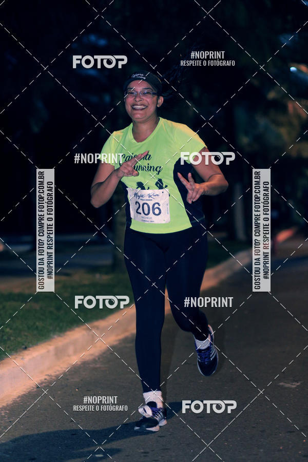 Buy your photos of the eventNight Run 5K 10K Praia Grande on Fotop