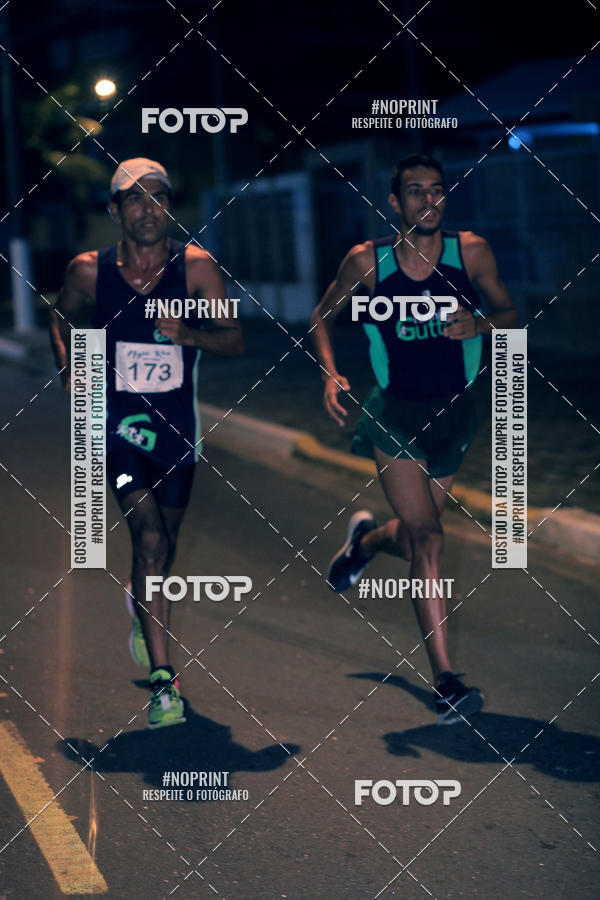 Buy your photos of the eventNight Run 5K 10K Praia Grande on Fotop