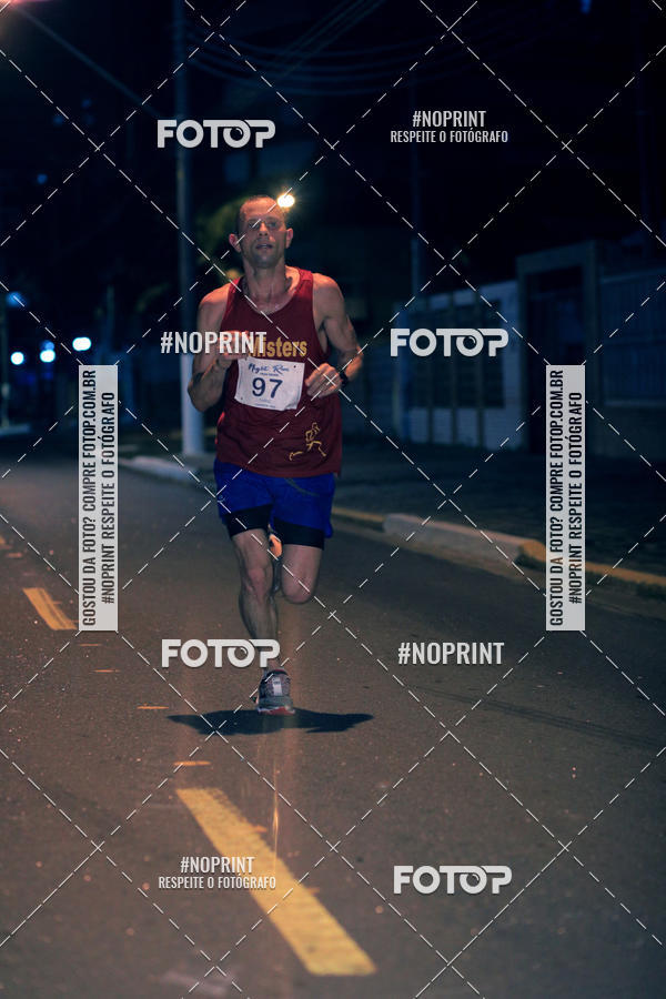Buy your photos of the eventNight Run 5K 10K Praia Grande on Fotop