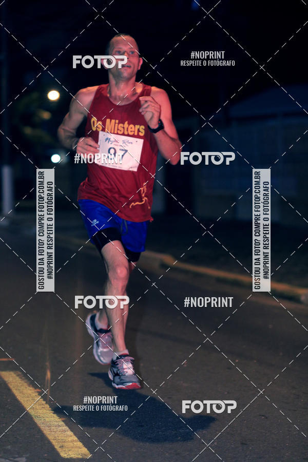 Buy your photos of the eventNight Run 5K 10K Praia Grande on Fotop
