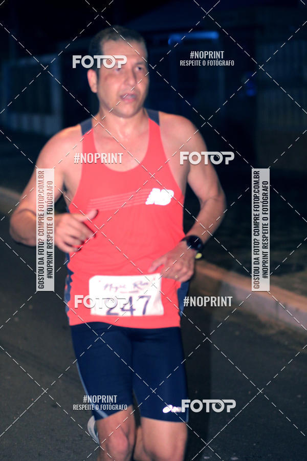 Buy your photos of the eventNight Run 5K 10K Praia Grande on Fotop