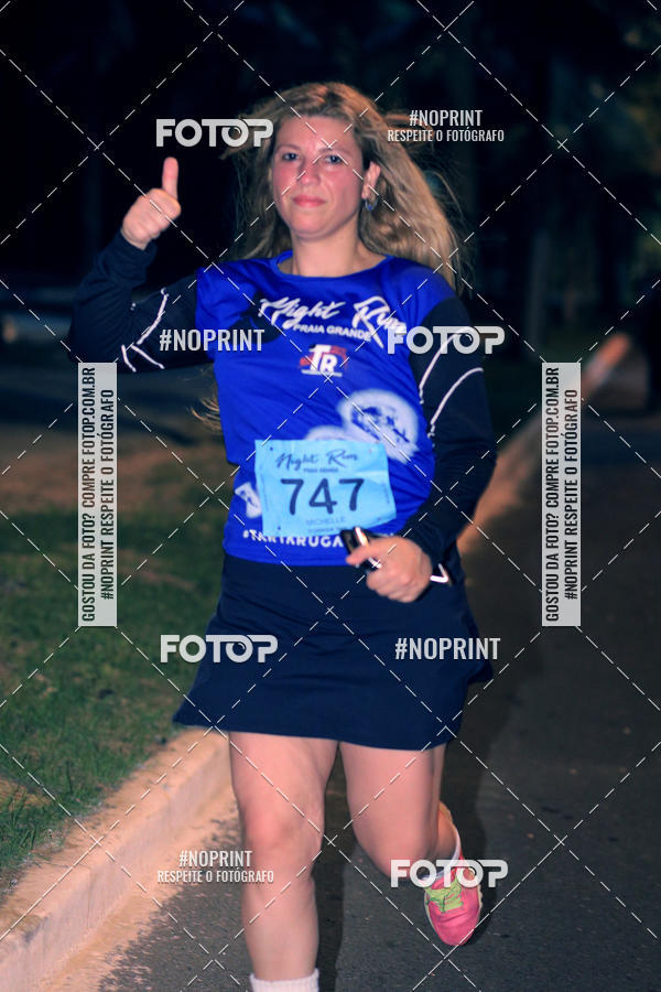 Buy your photos of the eventNight Run 5K 10K Praia Grande on Fotop