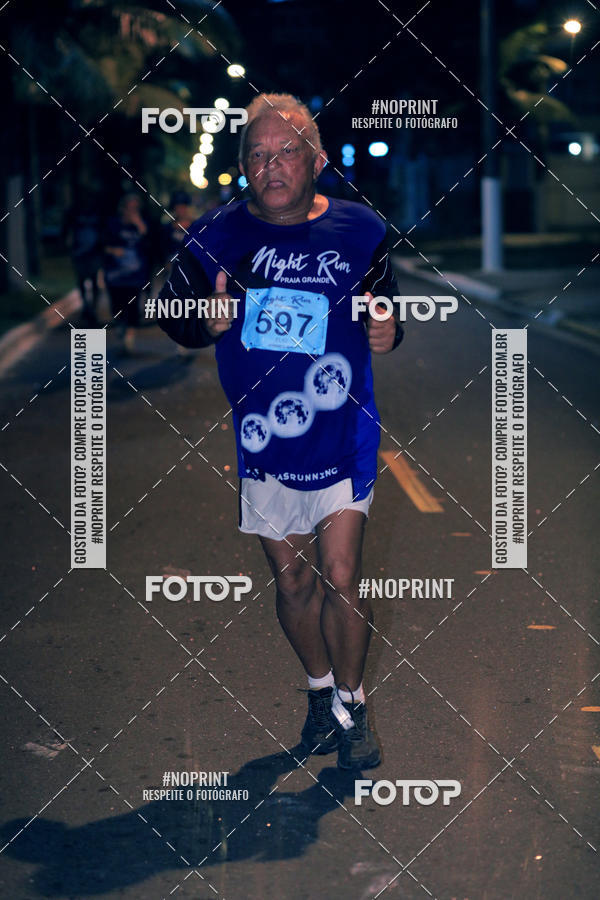 Buy your photos of the eventNight Run 5K 10K Praia Grande on Fotop