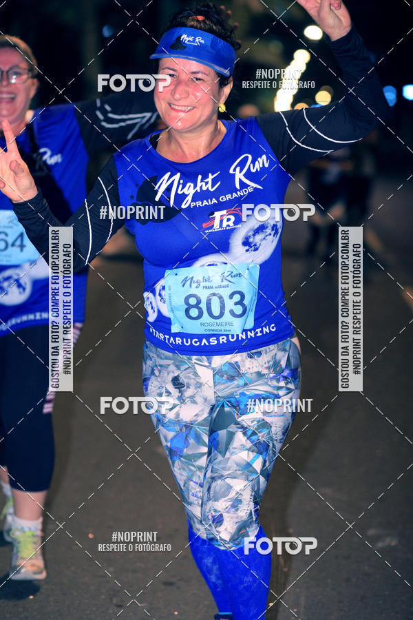 Buy your photos of the eventNight Run 5K 10K Praia Grande on Fotop