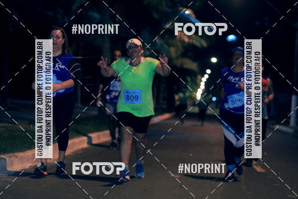 Buy your photos of the eventNight Run 5K 10K Praia Grande on Fotop
