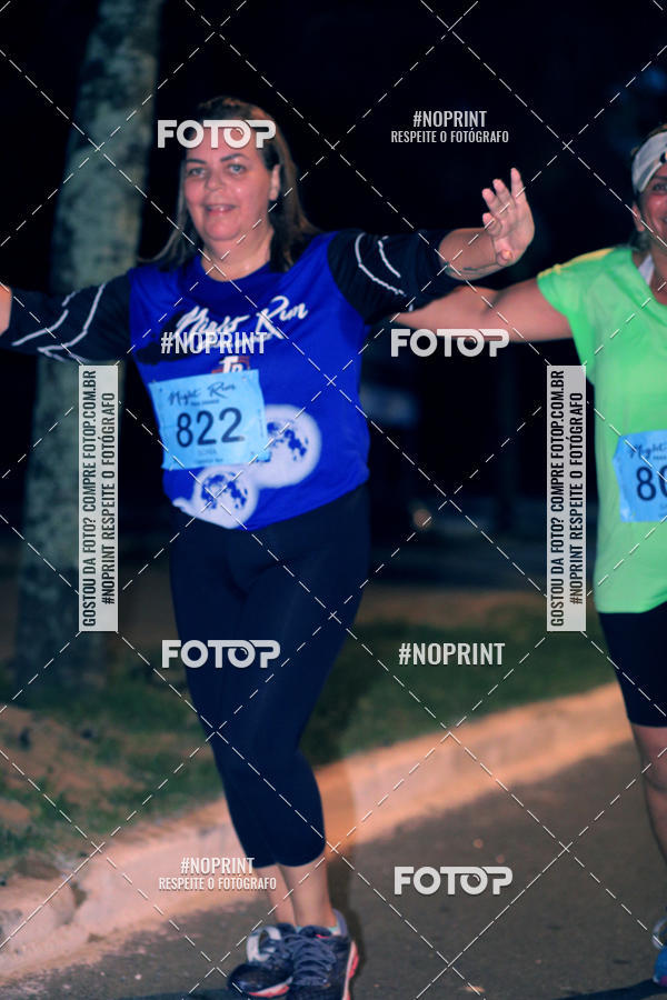 Buy your photos of the eventNight Run 5K 10K Praia Grande on Fotop