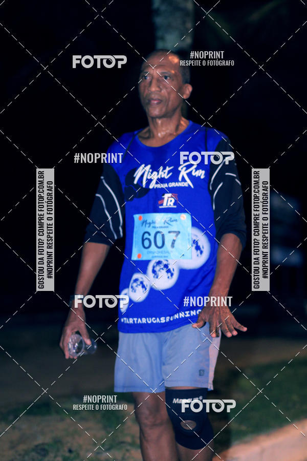 Buy your photos of the eventNight Run 5K 10K Praia Grande on Fotop