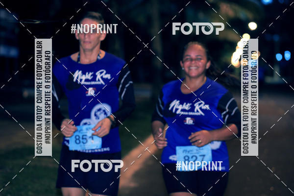 Buy your photos of the eventNight Run 5K 10K Praia Grande on Fotop